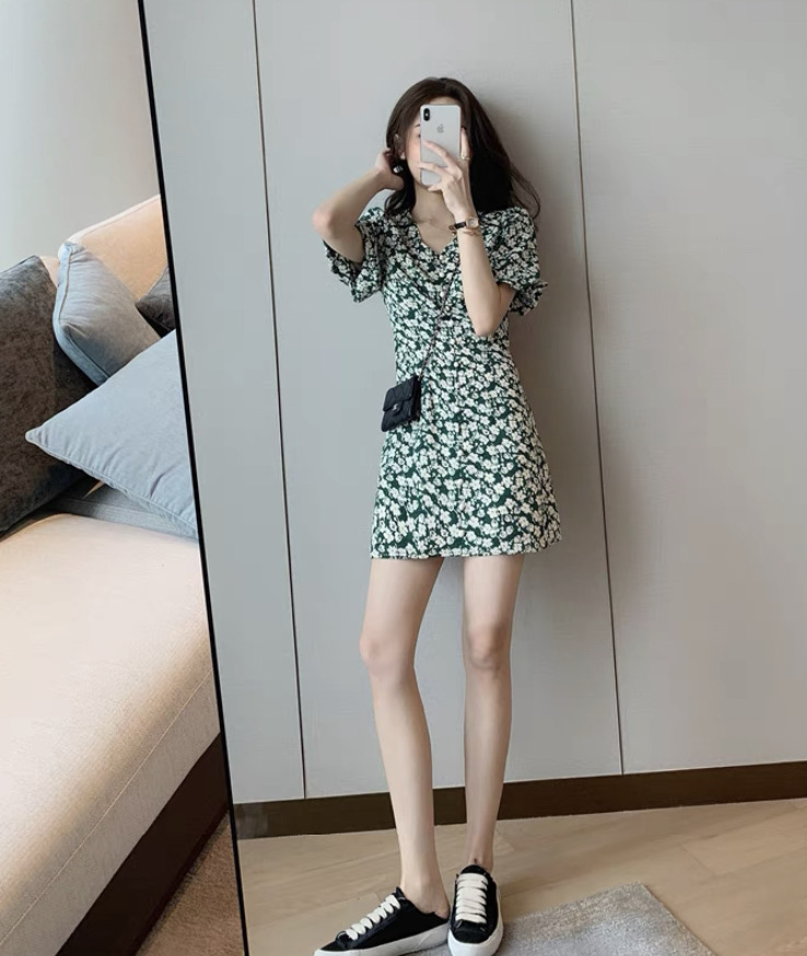 原价59！！！网红同款！气质v领碎花连衣裙短款#BY