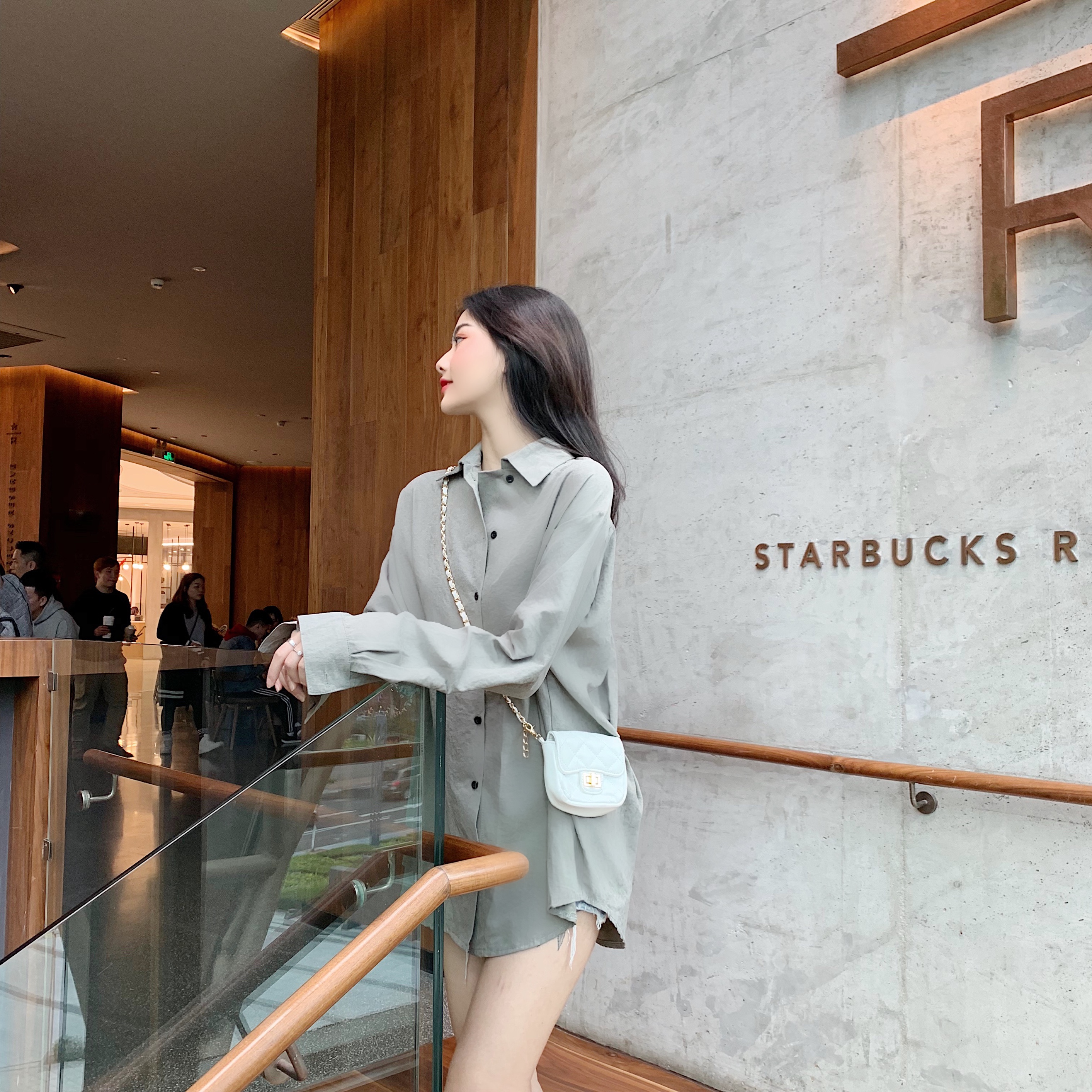 2019新款春季时尚宽松百搭纯色韩版长袖衬衫上衣女港味chic