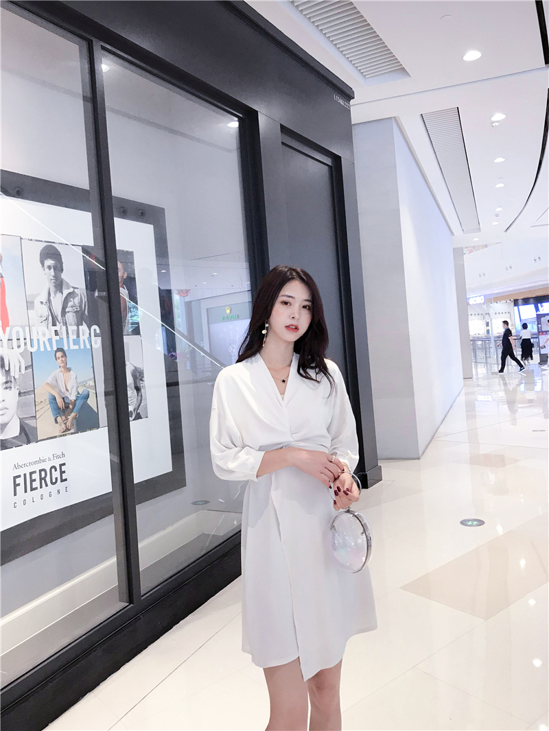 VK旗艦店 韓國風名媛風開叉扭結氣質短袖洋裝