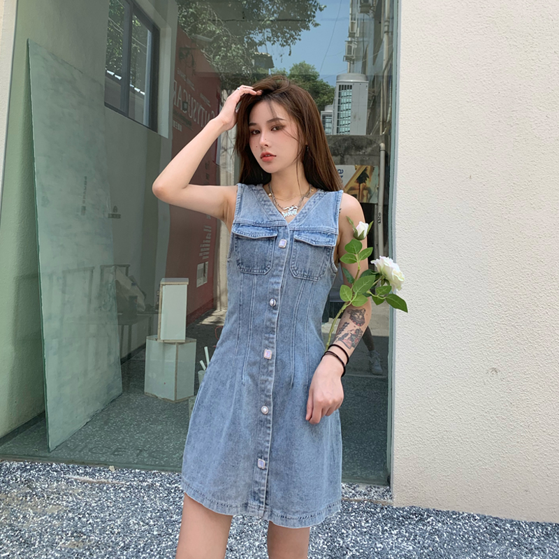 实拍无袖牛仔连衣裙女春秋韩版收腰显瘦春装2020款v领气质裙子潮