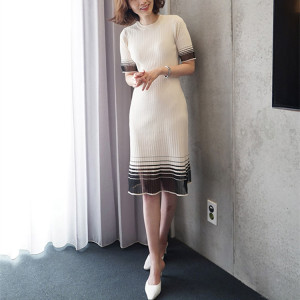 Slim medium length slim knit dress