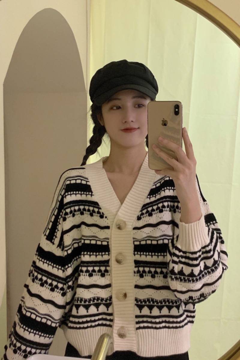 New retro striped sweater women's short thickened sweater loose outer wear Korean style knitted cardigan