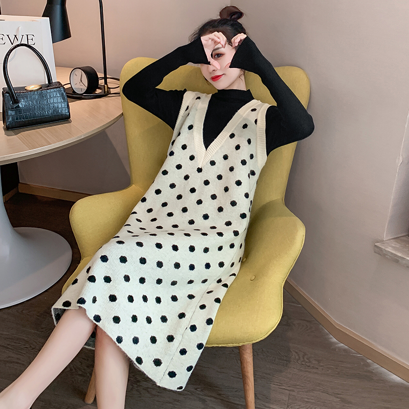 实拍1976#孕妇秋冬韩版V领波点背心裙两件套时尚高领毛衣针织套装