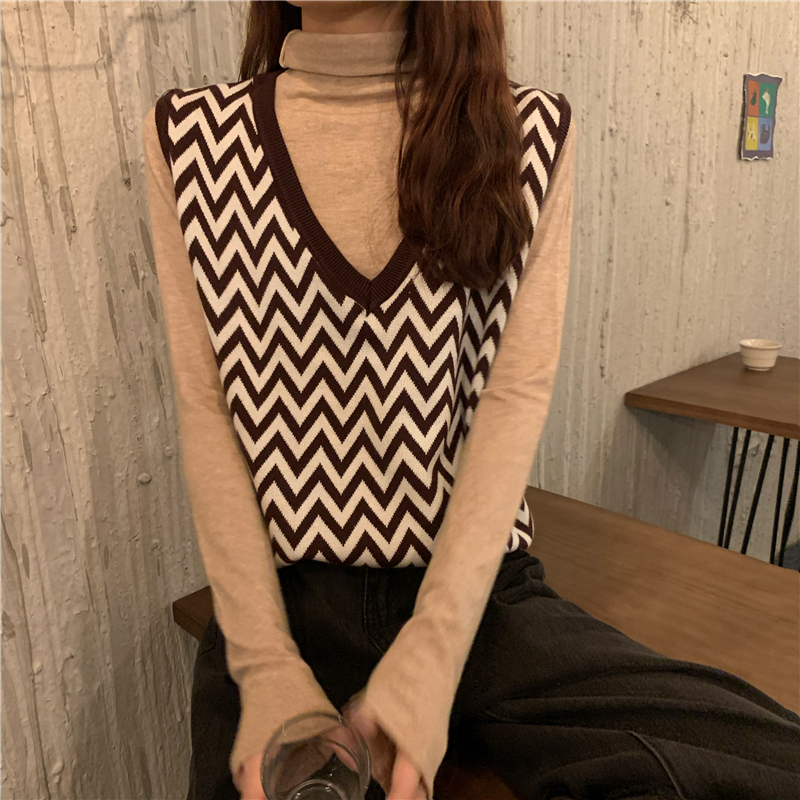 实拍实价 控～8  韩版针织基础马甲外穿v领上衣+打底衫
