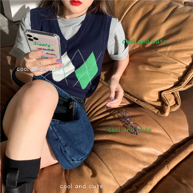 控3 实拍实价  百搭显瘦英伦学院风菱格拼色V领针织无袖背心