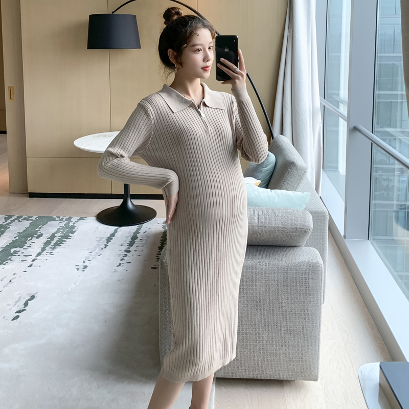 实拍现货2020秋冬新款孕妇简约时尚百搭POLO领慵懒风坑条胖mm针织大码连衣裙