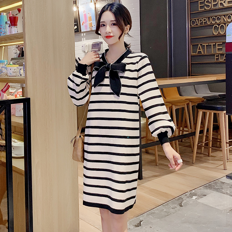 实拍现货2020秋冬新款孕妇韩版中长加厚包芯纱胖mm条纹宽松显瘦时尚休闲大码连衣裙女