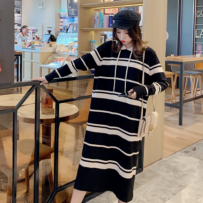 实拍现货2020秋冬孕妇毛衣中长款辣孕妈针织连衣裙宽松显瘦胖mm大码连衣裙