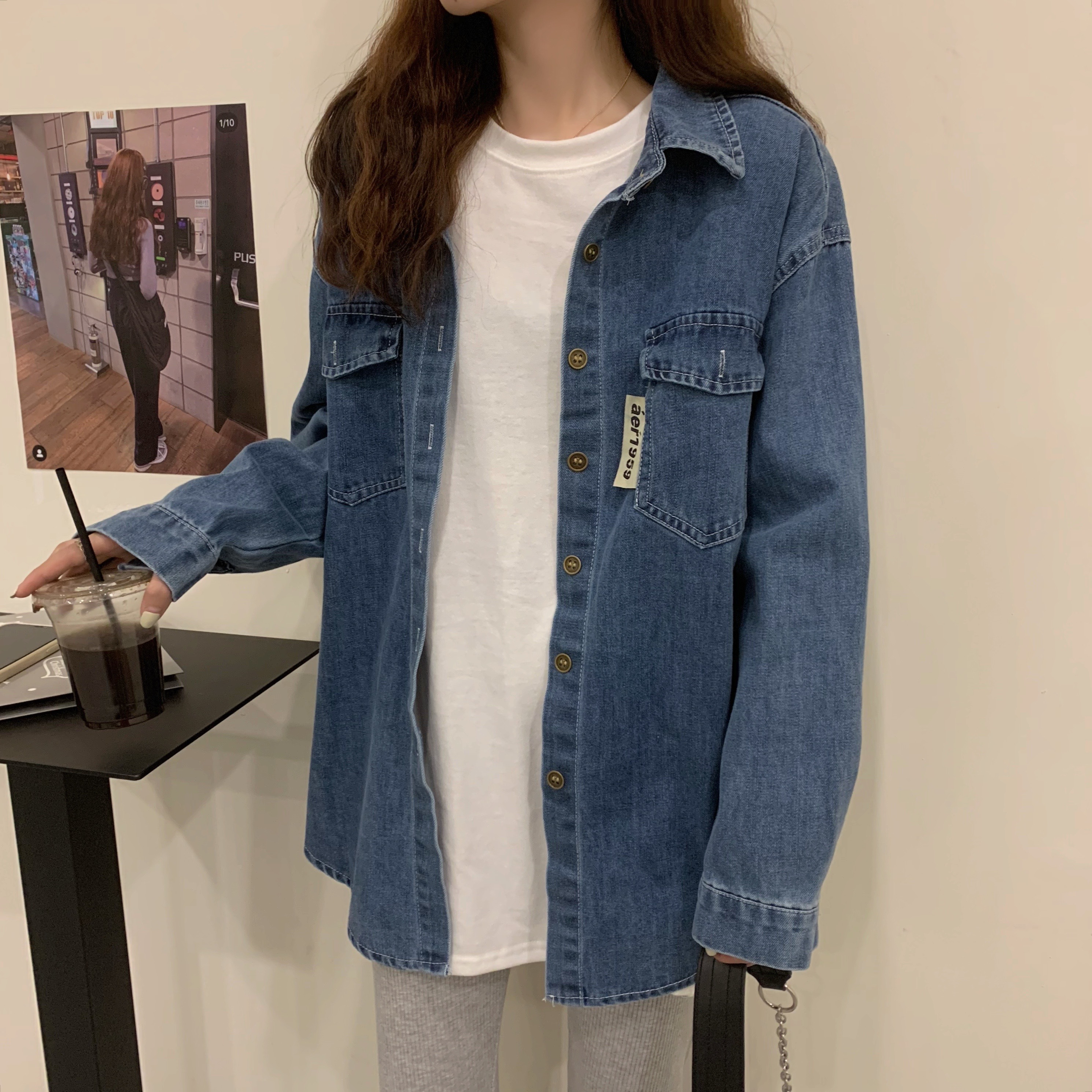 实拍2021早秋新款复古港味字母贴标牛仔衬衫女polo领中长款衬衣