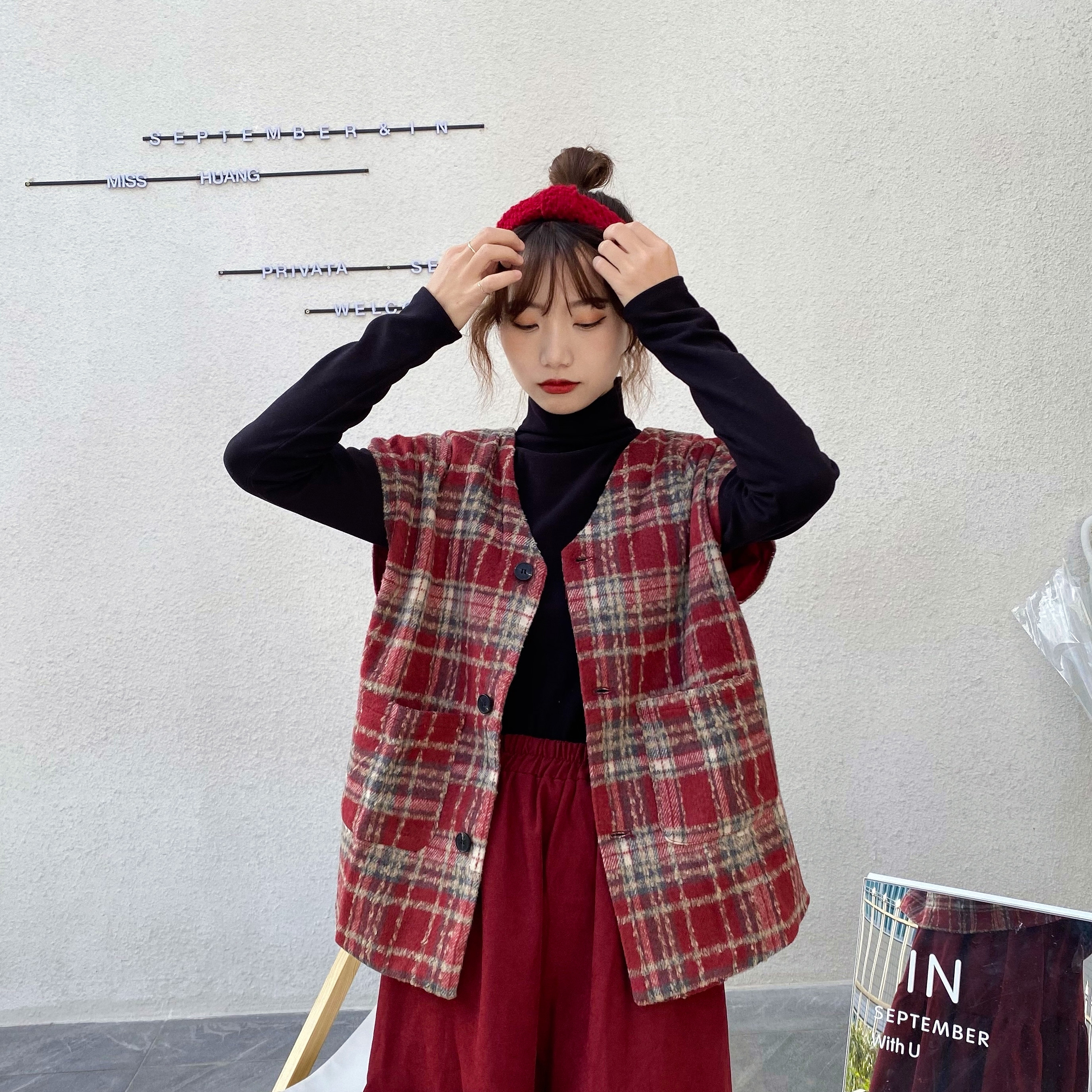 实拍实价 秋冬随性叠搭学院风格子呢马甲背心女宽松背心