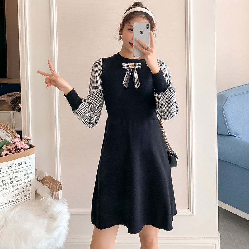 实拍现货2021新款孕妇赫本风显瘦设计感胖mm拼接格子包芯纱假两件针织大码连衣裙