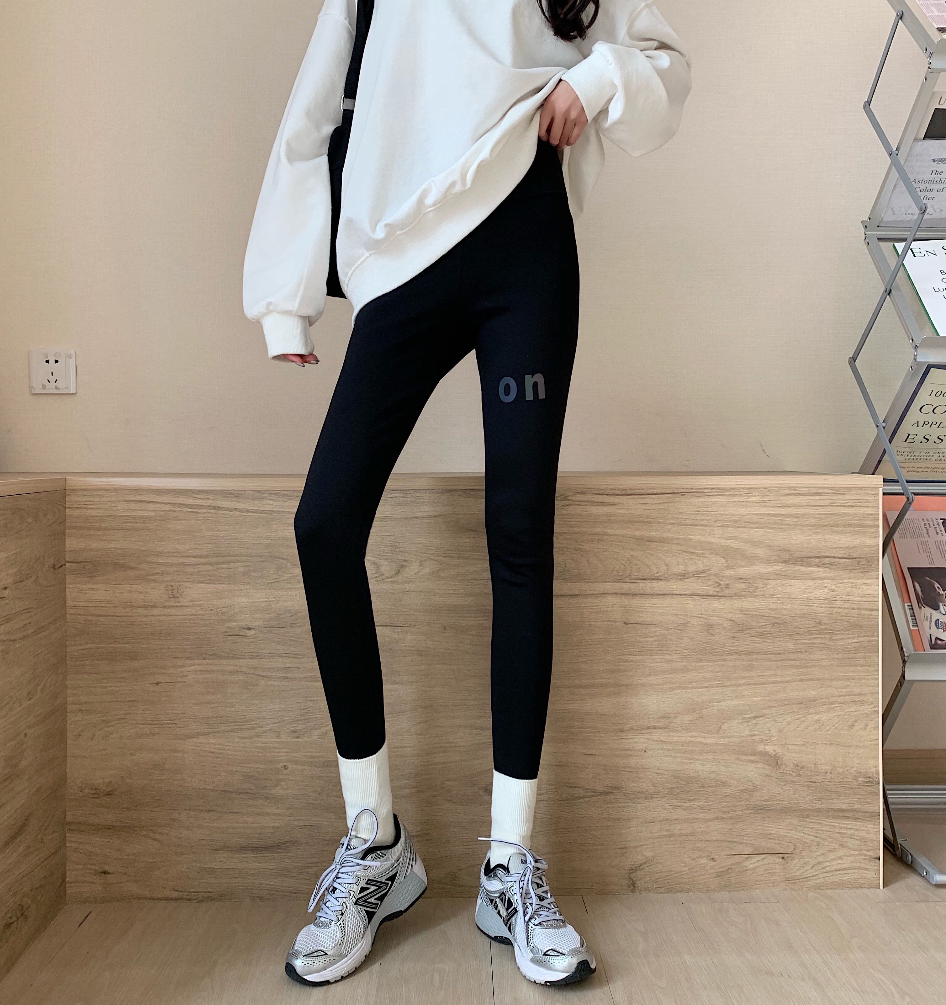 实拍现货字母鲨鱼皮打底裤女裤外穿骑行紧身瘦腿芭比弹力瑜伽裤