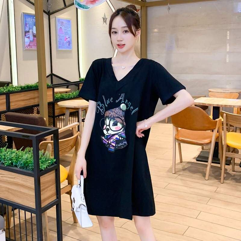 实拍现货2021新款夏孕妇卡通印花遮肚子宽松显瘦V领T恤开叉胖mm大码连衣裙