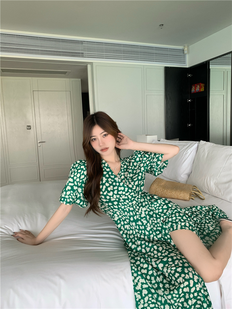 2021夏季新款设计感小众法式长裙子超仙女森系绿色碎花雪纺连衣裙