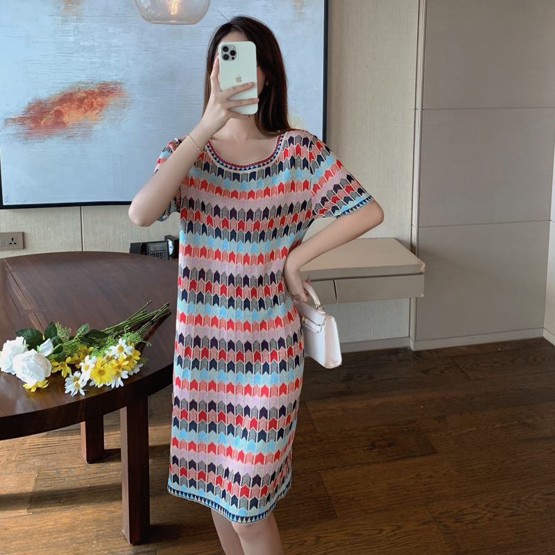 夏季连衣裙2021年新款女夏气质设计感法式小个子直筒冰丝针织裙子