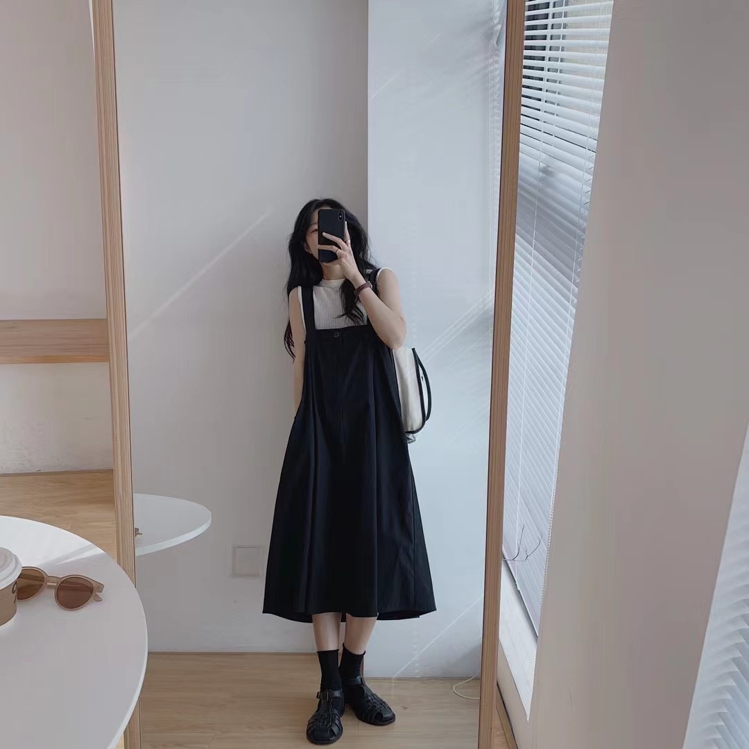 赞赞高品质黑糖泡芙韩系一粒扣背带裙＋冰沙无袖背心套装