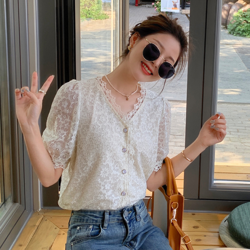 实拍现货好质量夏季短袖蕾丝打底衬衫法式v领减龄雪纺泡泡袖上衣