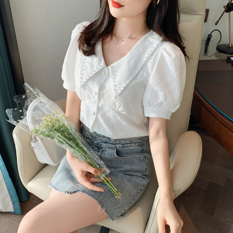 实拍2021夏娃娃领雪纺衫女设计感小众v领甜美减龄泡泡袖上衣