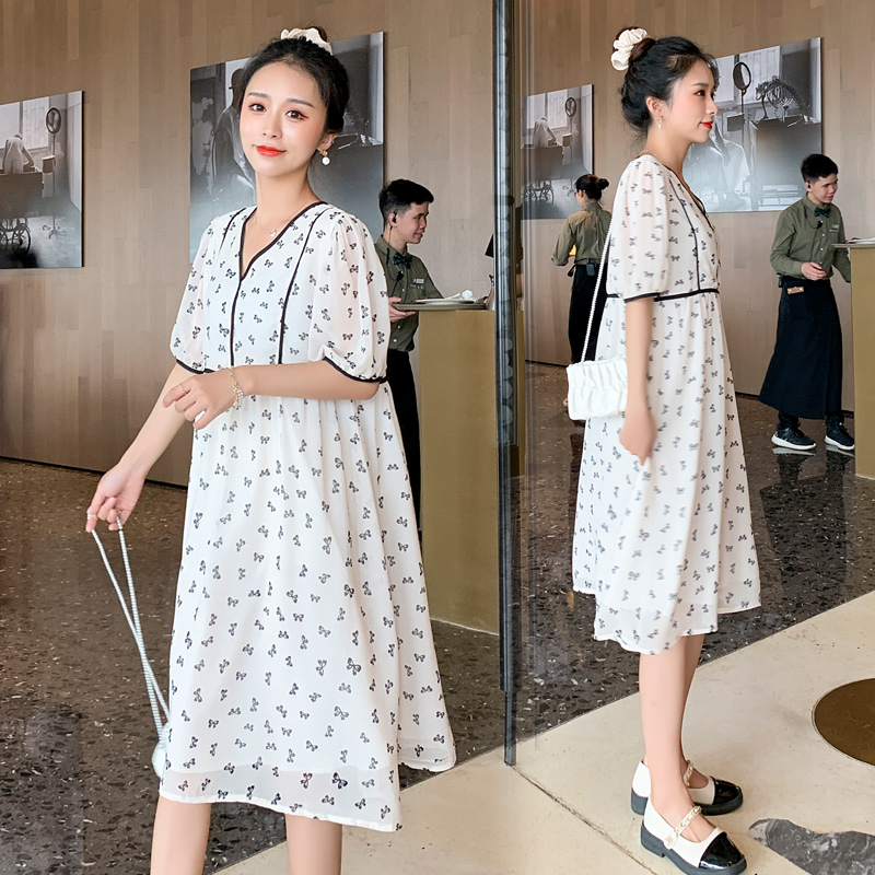 现货2021新款实拍洋气时尚孕妇装短袖V领雪纺连衣裙可爱甜美减龄