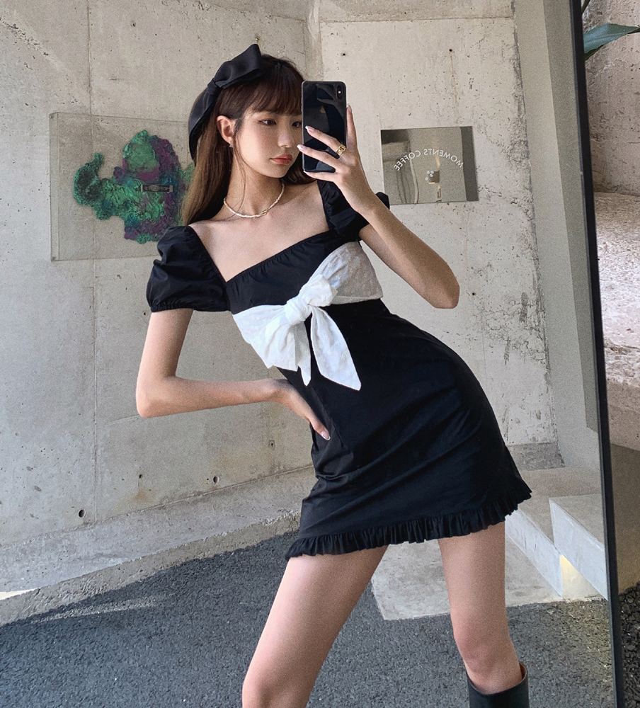 实拍 赫本风蝴蝶结连衣裙女设计感短款方领泡泡袖气质小黑裙子夏