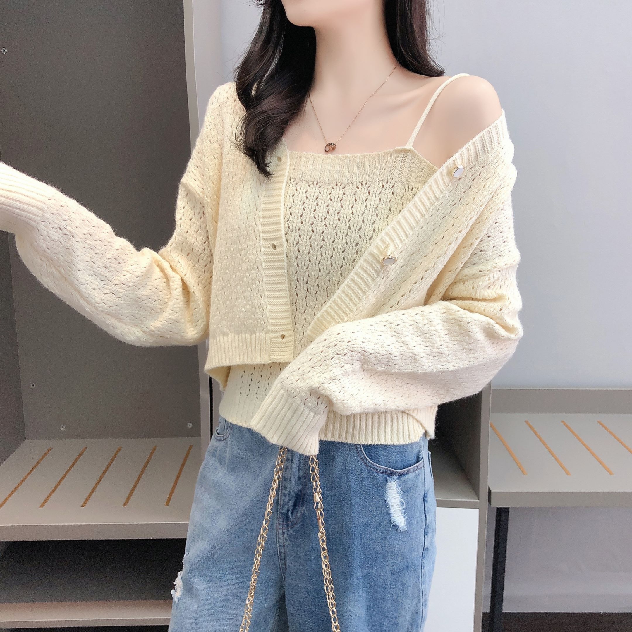 Suit hot girl short commuter knitted cardigan new solid color long-sleeved coat women's spring and autumn retro Hong Kong style sweater