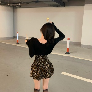 PS48182# 夏季镂空链条黑色防晒T恤2021韩版宽松长袖+豹纹半身裙