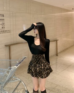 PS48182# 夏季镂空链条黑色防晒T恤2021韩版宽松长袖+豹纹半身裙