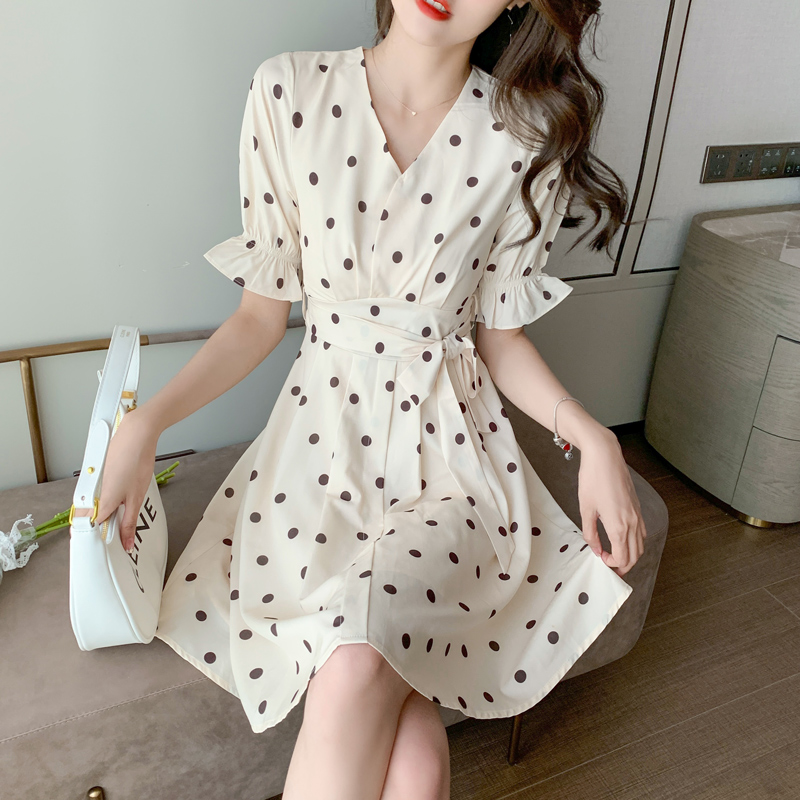 小个子茶歇法式网红连衣裙女夏气质2021夏季新款雪纺修身减龄裙子