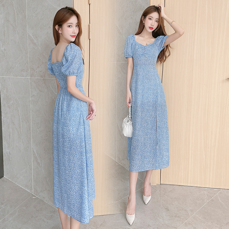 实拍现货法式复古蓝色碎花连衣裙女夏收腰显瘦侧开叉设计感长裙子