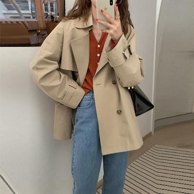 In early spring and autumn of 2021, the new windbreaker coat and women's coat are short, and the British style is popular this year