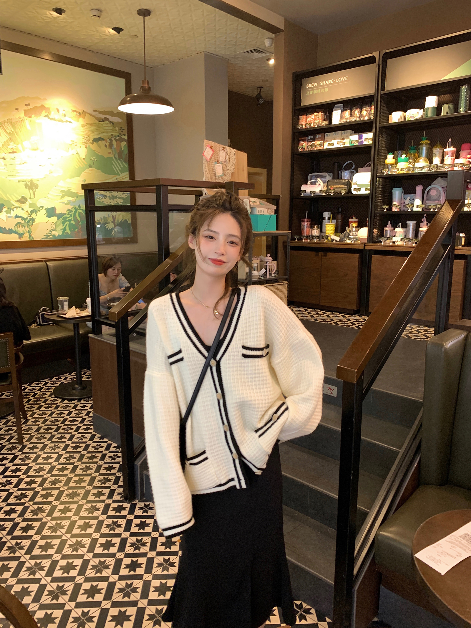 Xiaoxiangfeng knitted cardigan women's early spring new top Korean version with V-neck sweater jacket