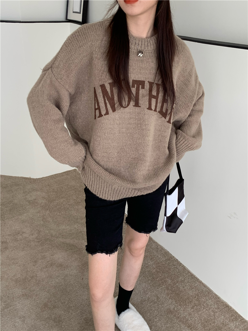 Actual shot of round neck letter printed pullover loose long sleeve knitted sweater