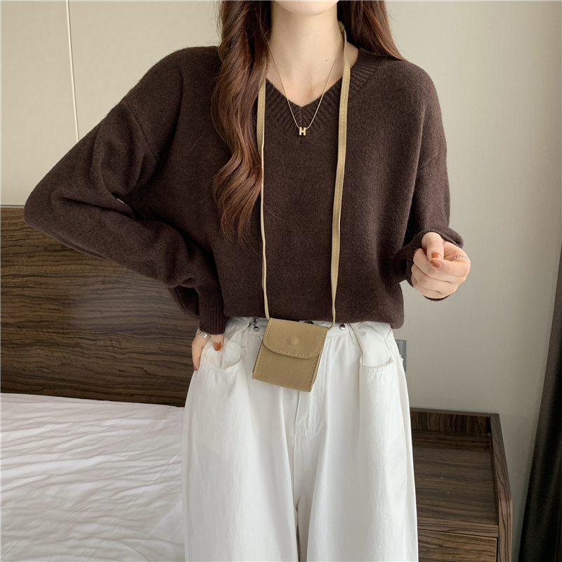 Actual shots of large quantities of new Korean style loose and versatile v-neck pullover knitted sweater solid color bottoming top for women