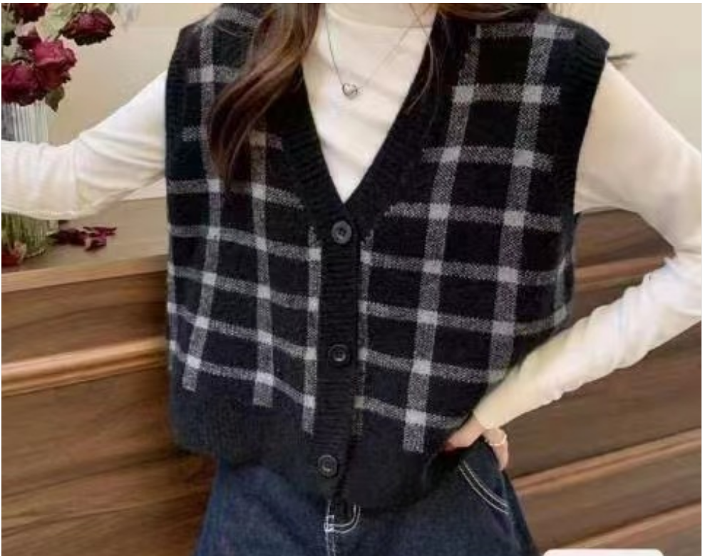 Autumn and winter  new girls' V-neck contrast Plaid overlay versatile cardigan knitted vest