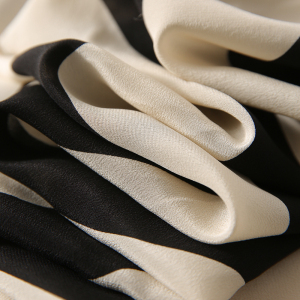 PS12521# 春夏巴黎式科帕卡巴纳黑白条纹百褶桑蚕丝半身裙 服装批发女装直播货源