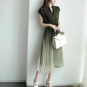 RM6541#大码女装渐变绿色百褶显瘦雪纺连衣裙女夏时尚减龄中长款