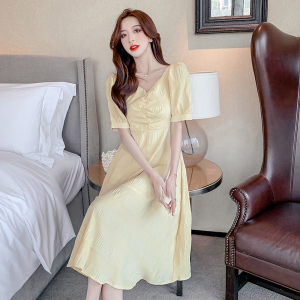 RM15232#夏季新款法式复古淡黄色V领雪纺连衣裙超仙森系露背收腰长裙