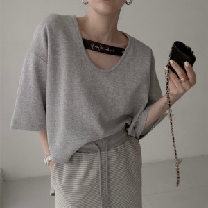 PS18461# 韩国夏洋气V领一字带字母设计感宽松短袖T恤 服装批发女装直播货源