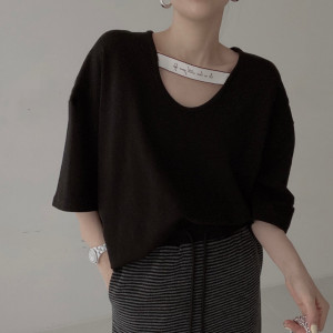 PS18461# 韩国夏洋气V领一字带字母设计感宽松短袖T恤 服装批发女装直播货源