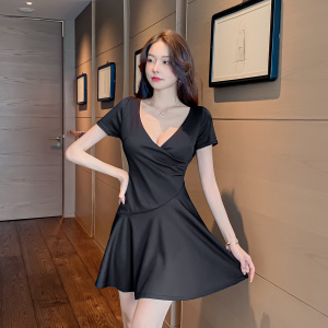 V-neck low cut simple short sleeved dress