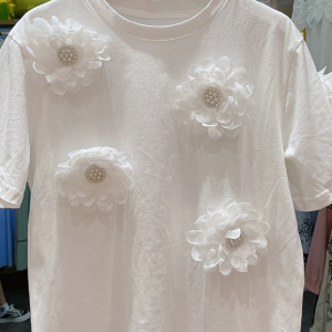 PS27009# 设计感重工钉珠减龄立体花朵白色短袖T恤女别致上衣 服装批发女装直播货源