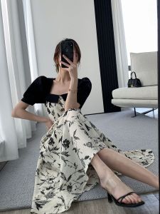 RM1504#碎花连衣裙女2023夏季新款高级感方领法式收腰泡泡袖长裙