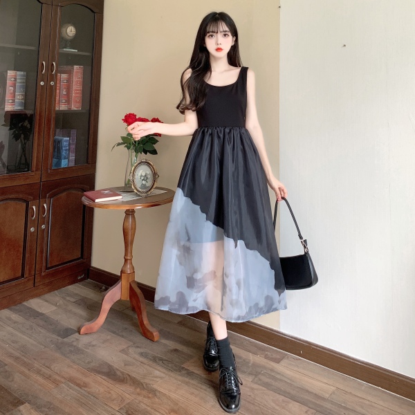 KM18511#夏季新款法式复古黑色连衣裙女修身显瘦赫本风印花吊带裙