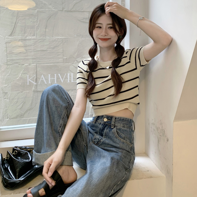 Real shot of contrasting striped short-sleeved sweater for women new retro small short top T-shirt