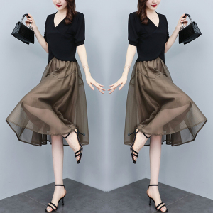 RM12541#时尚套装女士冰丝t恤2022夏季高腰半身裙中长款a字纱裙休闲两件套