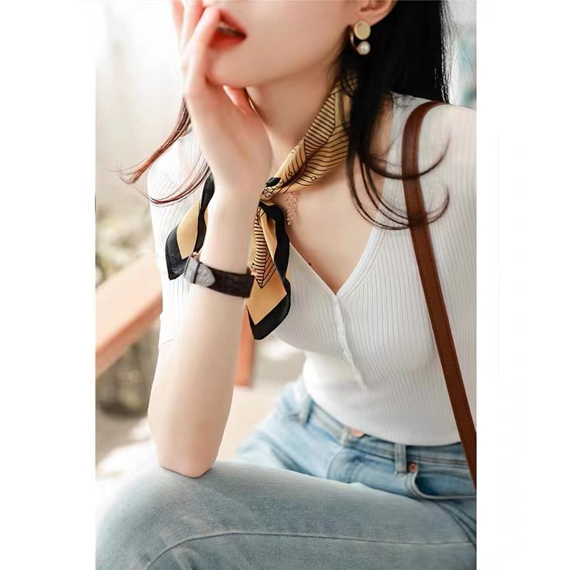 2026夏季新款歐貨女裝薄款氣質小衫冰絲針織T恤女V領修身短袖上衣
