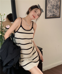 CX9162# 最便宜服装批发法式设计感小众条纹高级吊带连衣裙女夏季甜辣妹风针织背心短裙子