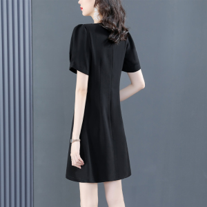 KM17914#夏季高级感黑色气质妈妈连衣裙小众设计别致裙子2022新款