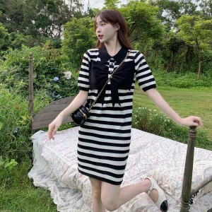 PS43510# 夏季新款减龄设计感慵懒风polo领条纹显瘦针织连衣裙 服装批发女装直播货源