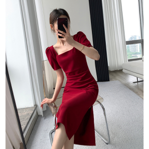 TR19374# 红色连衣裙女夏季新款方领高级感收腰显瘦法式订婚裙 服装批发女装服饰货源
